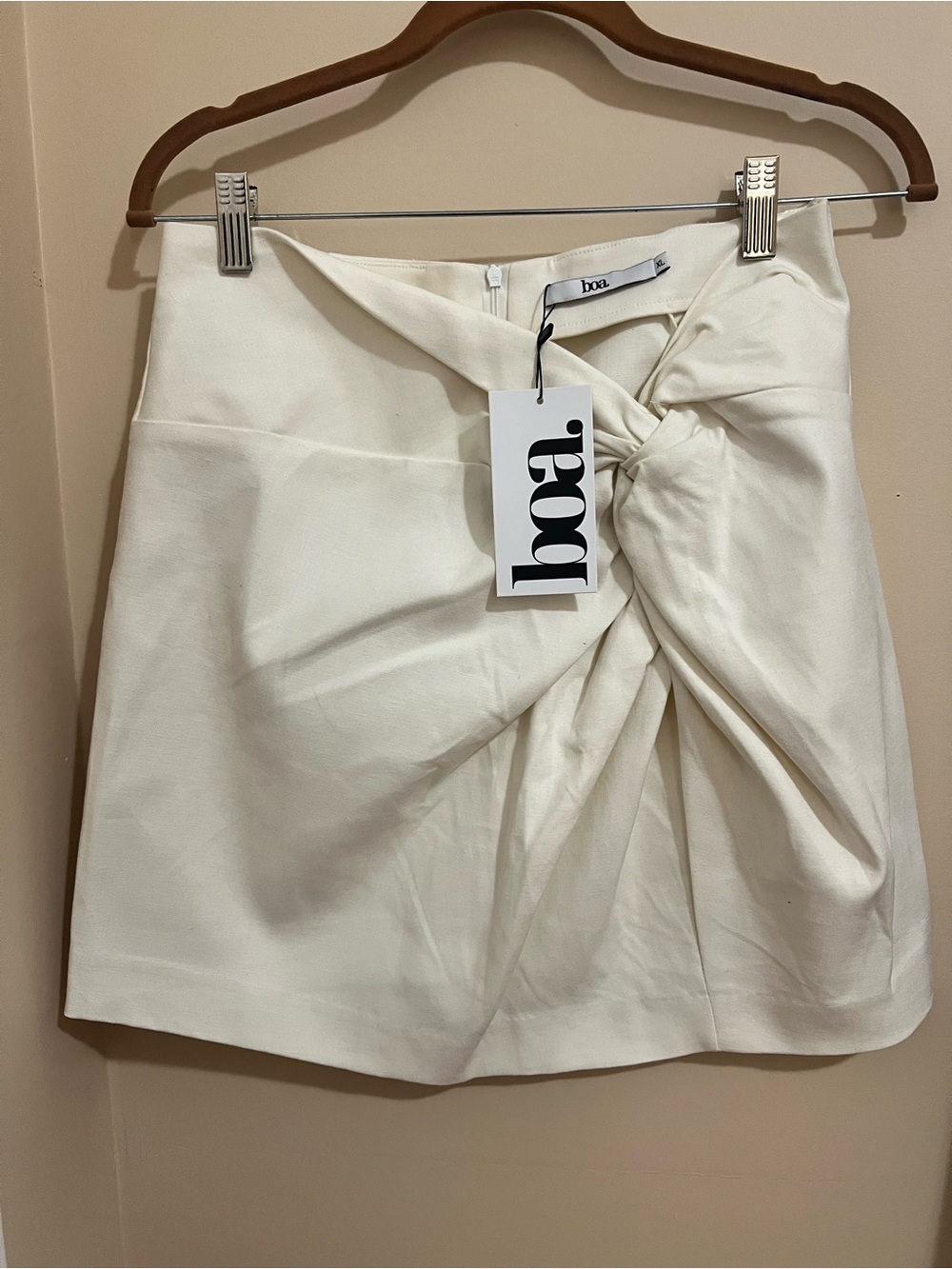 because of alice . Ivory mini skirt - XL